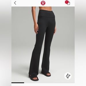 NWTO lululmon Groove Pant SHR Flare Pant Nulu . Size 12